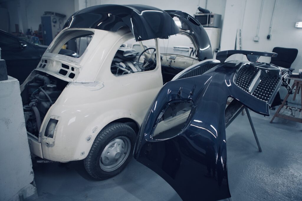 FIAT 500 en restauration dans le garage MSC AUTO