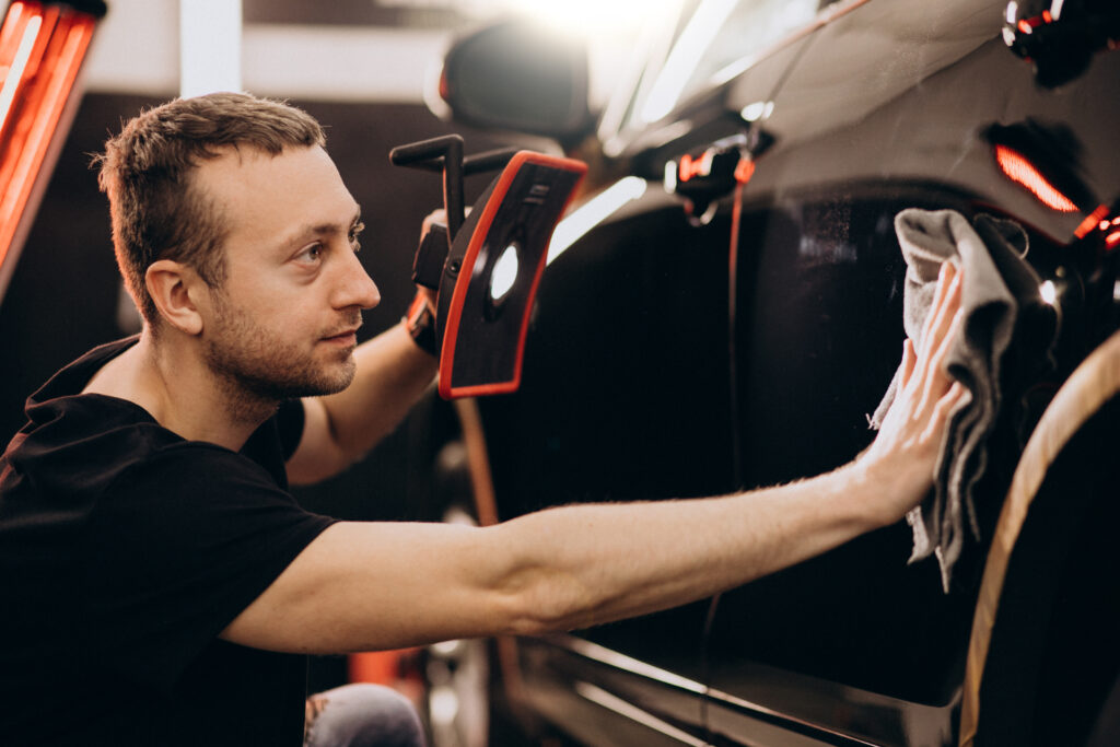 Nettoyage de la voiture par un professionnel